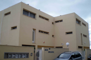 Edificio Casa Alborán. Fachada acceso. (Foto Francisco García Gómez).