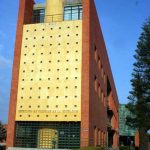 Biblioteca General de la UMA. Fachada lateral Oeste (foto Francisco Rodríguez Marín)