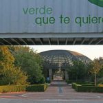 Edificio de usos múltiples del Jardín Botánico de la UMA. Vista del interior del jardín desde la portada (foto Rodríguez Marín)